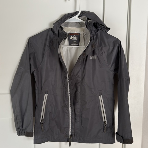 REI Kids’ Rain Jacket - Picture 3 of 5